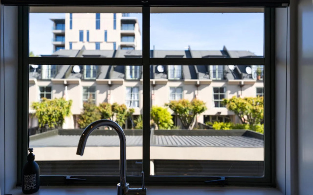 Chester Street West Apartment