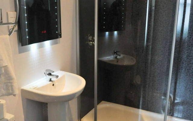 Thrums Hotel