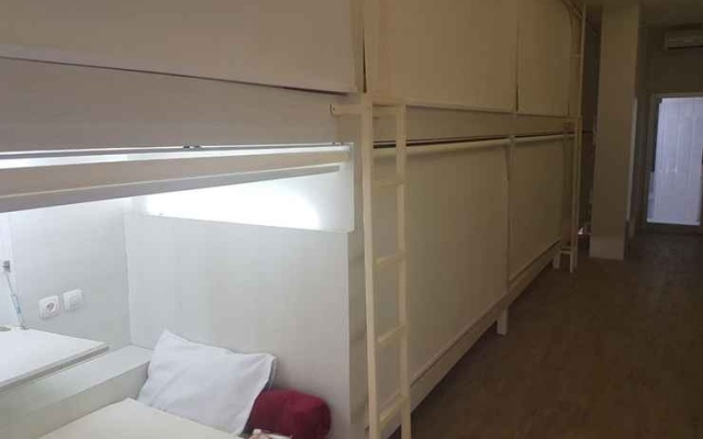 The Capsule Gajahmada Semarang – Guest Rooms – Semarang
