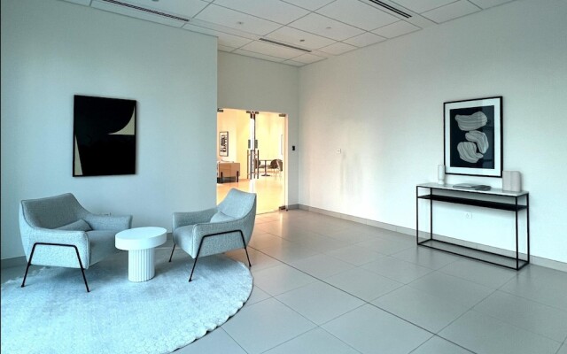 Premium 2BR Downtown Apt w Dubai Mall Access
