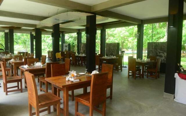 Nil Diya Mankada Safari Lodge