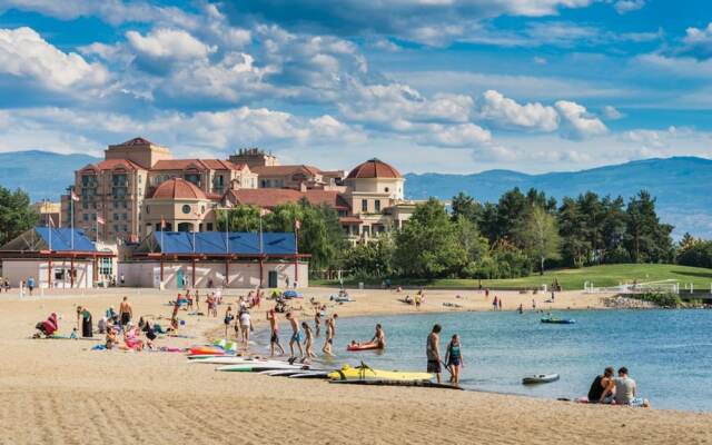 Discovery Bay Resort by KVR