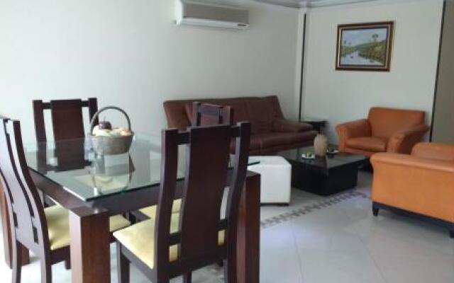 Shofar Apartahotel