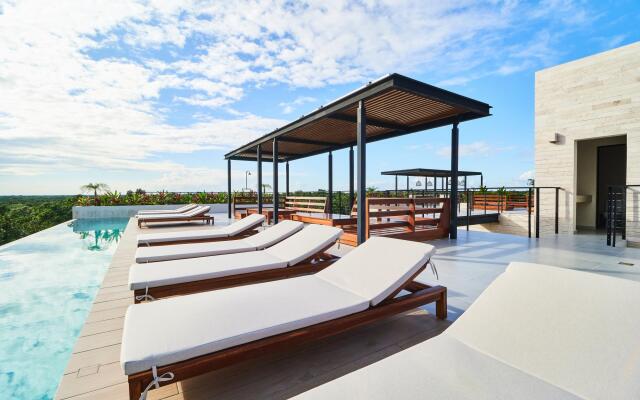 Spacious Trendy Apartment Breathtaking Terrace & Infinity Pool Lounge & Yoga Area