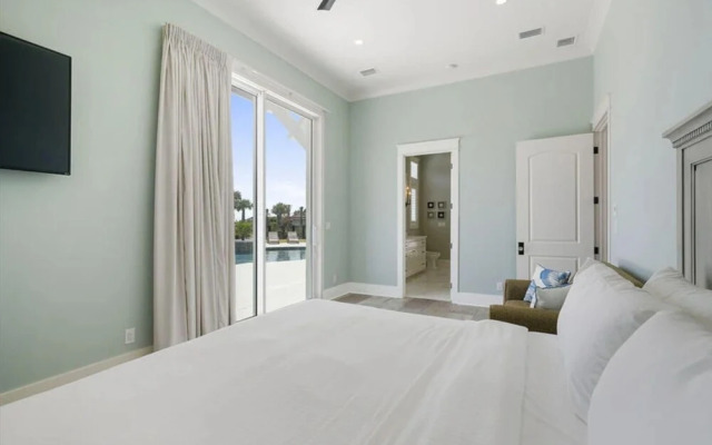 Bourbon Sea by Five Star Properties