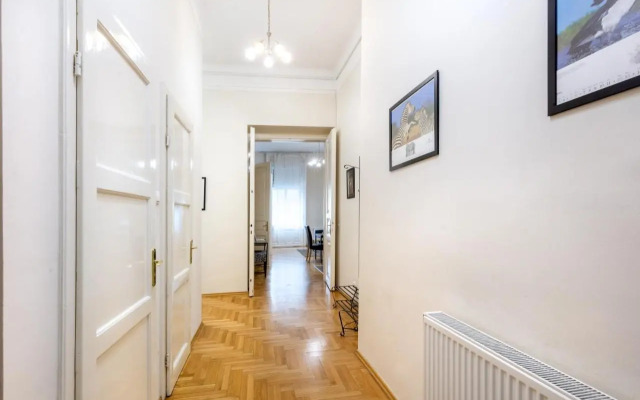 ORANGEHOMES Kalvin Sq 2 bedroom apartment