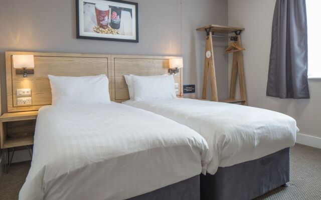 Paisley Pear, Brackley by Marston's Inns