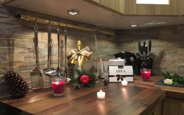 Golden Gapa River Luxury Apartment 16