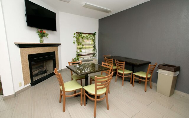 Home Town Inn Ringgold