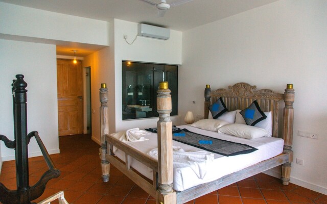 Naomi Beach Resort