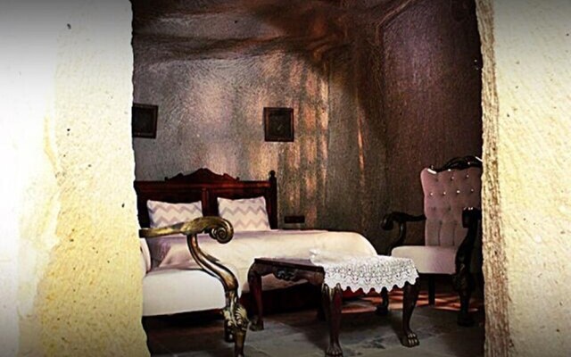 Hilem Cave House