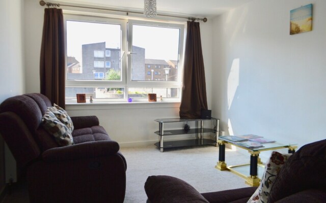 Bright 2 Bedroom Apartment in the Heart of Edinburgh