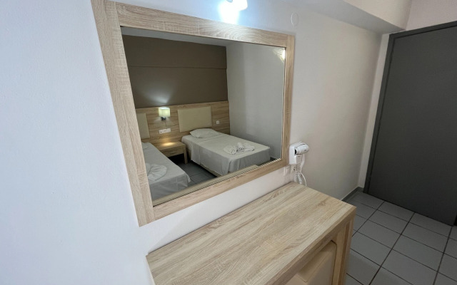 Acropolis Apartments
