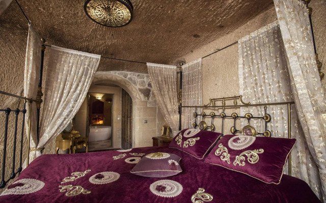 Elika Cave Suites & Spa