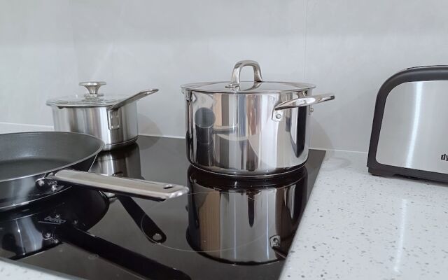 Larvella Estia Luxury Suites