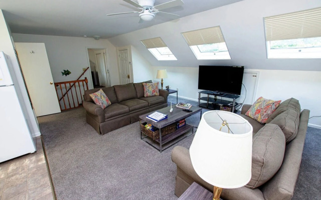 Urbanna Vacation Station - A Waterfront Oasis