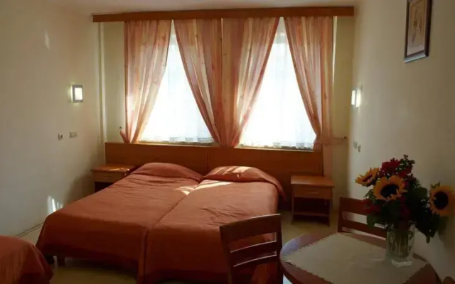Hotel Sutoris