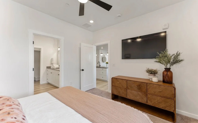 Sand Cove Retreat 5 Bedroom Townhouse
