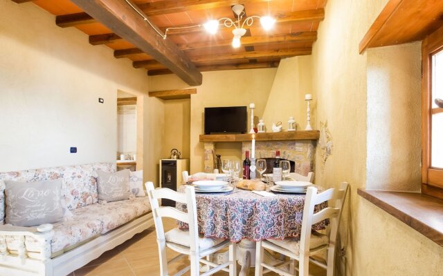 Cosy Holiday Home in Metato With Swimming Pool