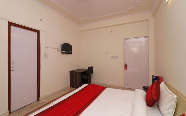 OYO 11452 Golden Castle Lodge