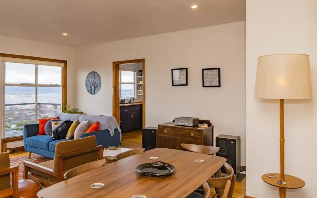 Lofty Views - City Stunner