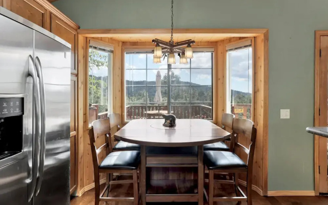 Moonridge Treehouse #2570
