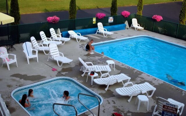 Sierra Sands Family Lodge