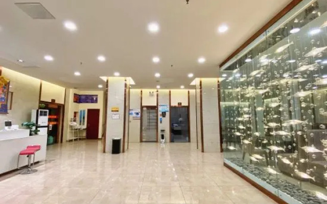 Crown Boutique Hotel