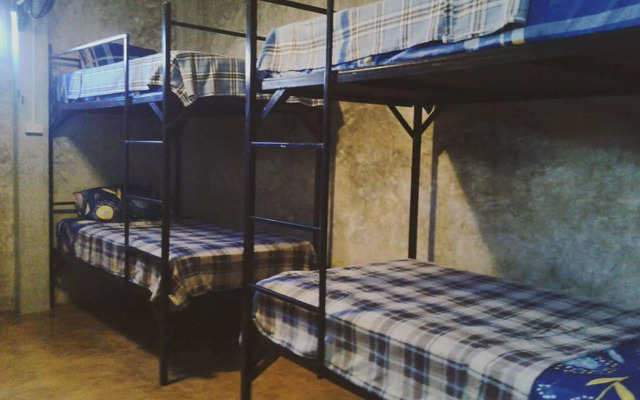 Happy House Backpacker - Hostel