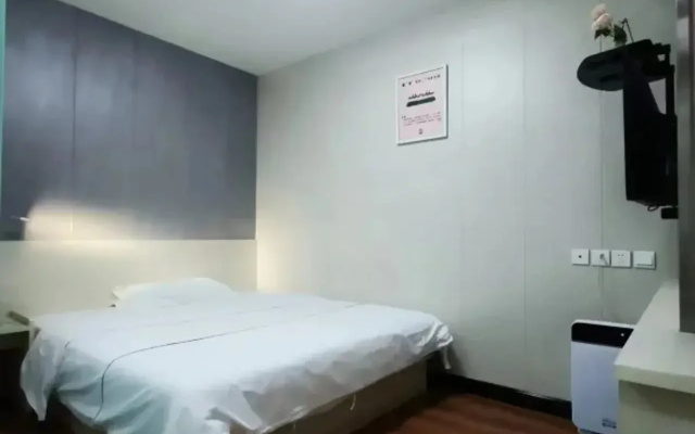 Super 8 Preferred Hotel (Beijing Qinghe Xiaoyingqiao Subway Station)