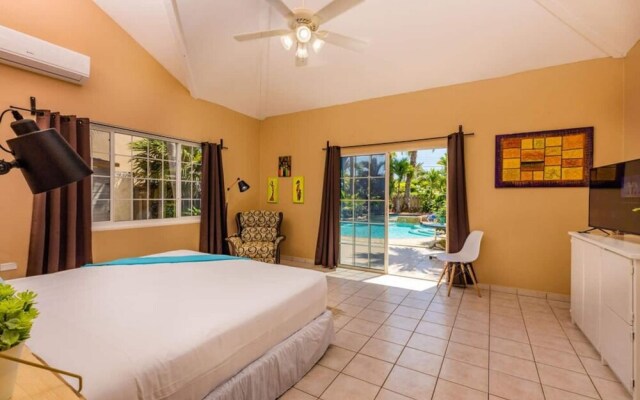 Spacious 5BR Home w Amazing Garden Privatepool