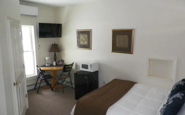 The Whitetail and Suites