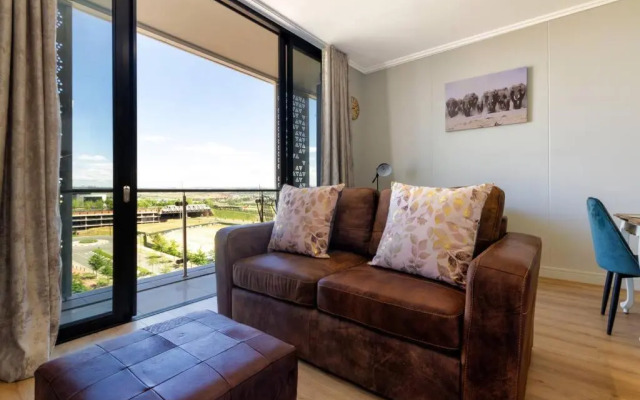 Alimama Spaces: the Pinnacle Ellipse