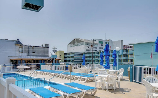 Walk to Wildwood Boardwalk: Family-friendly Condo!