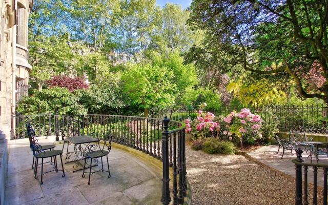 Luxury apartment - garden access Monceau