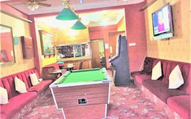Lyndhurst Hotel