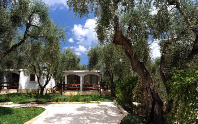 "melograno" Holiday Home With Swimming Pool and Private Beach