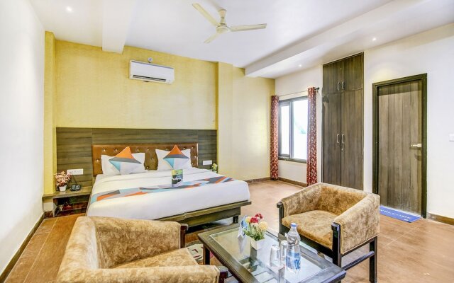 Gayatri Palace by OYO Rooms