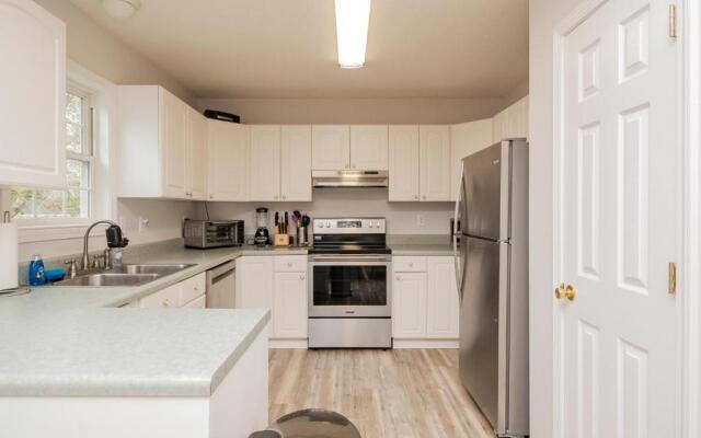 Seaside Kayaks by Oak Island Accommodations