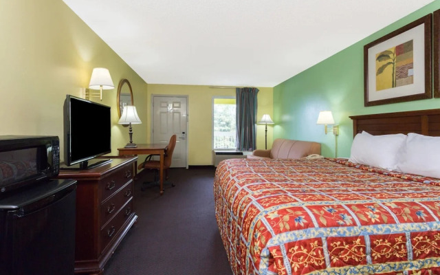 Days Inn by Wyndham Lamont/Monticello