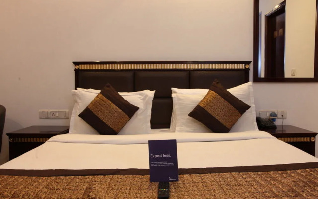 FabHotel First Star HUDA Metro