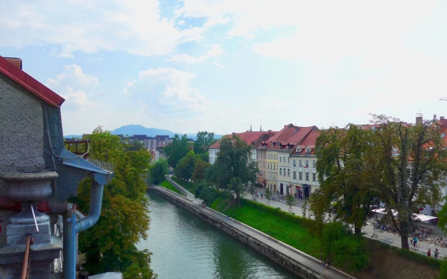 Old Town Terrasse View on Ljubljana River