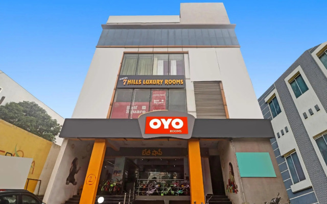 OYO 93527 Hotel 7 Hills Luxury Rooms