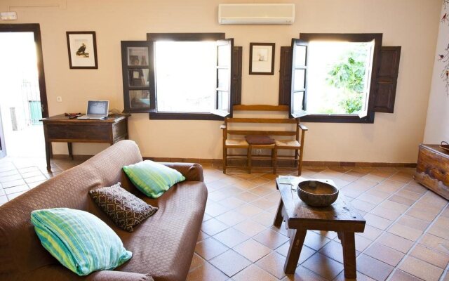 Albergue y Alojamiento en Monfragüe. Centro de Educación Ambiental La Dehesa