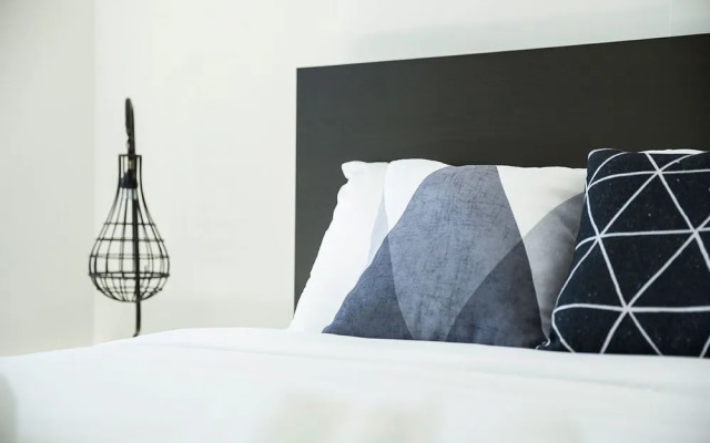 Penthouse 2BR in Yaletown by Sonder