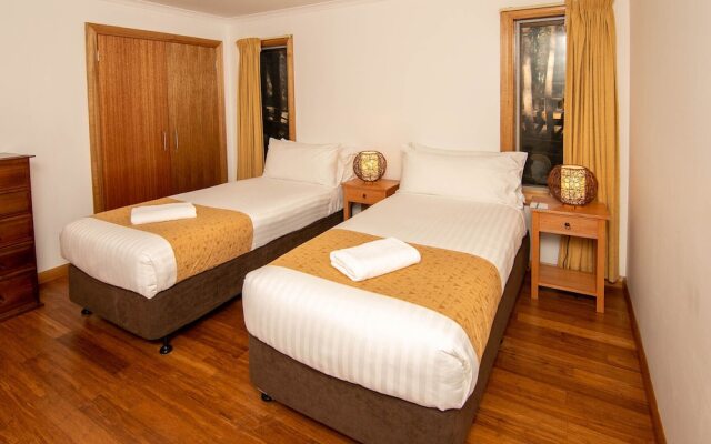 Lake St Clair Lodge