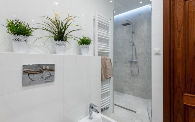 P And O Apartments Solec 15