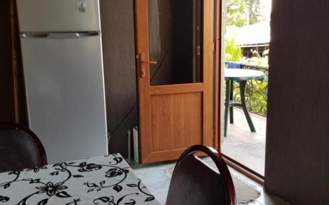 Tamari Guest House