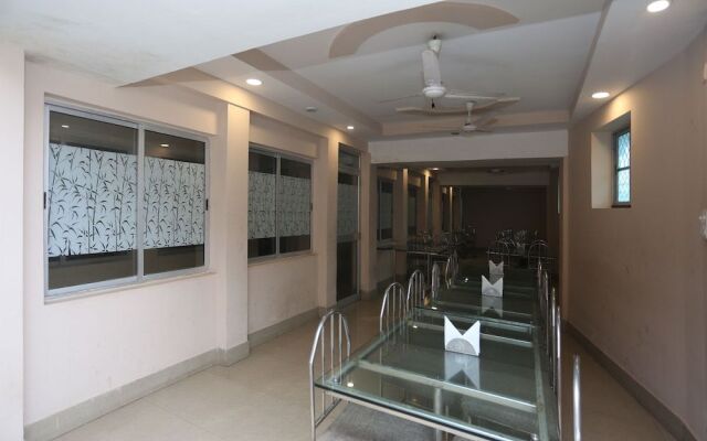 OYO 28314 Hotel Larica