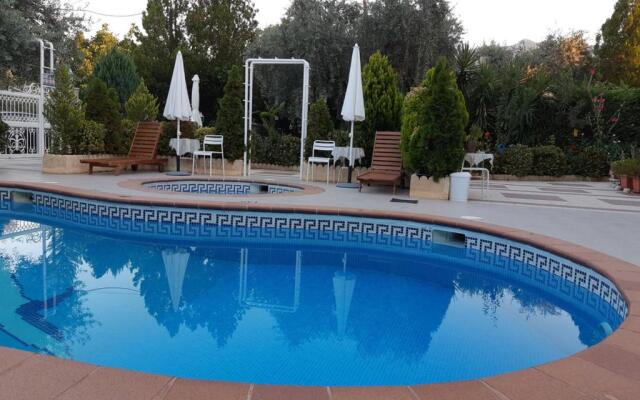 Ioli Apartments